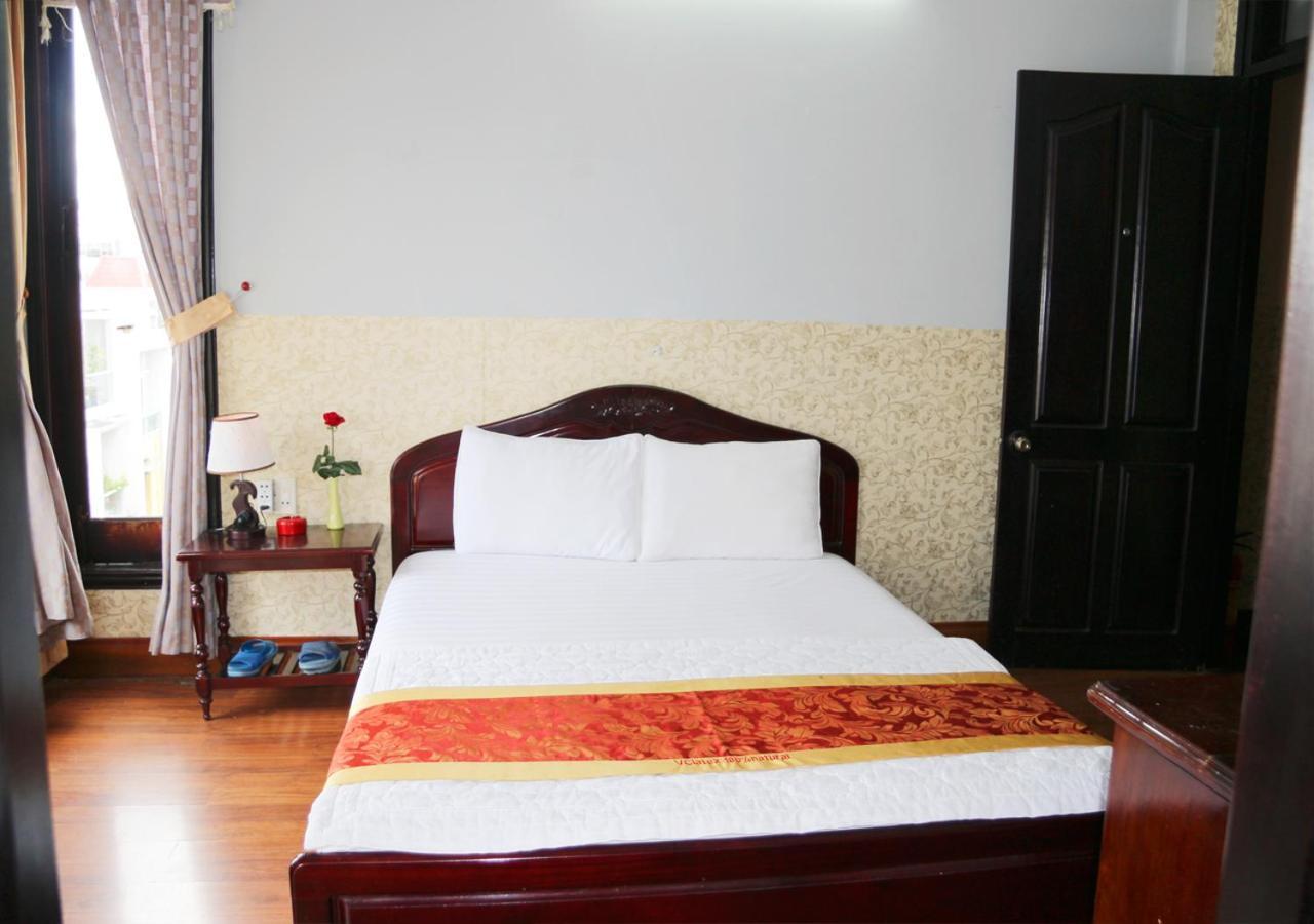 Ponys Hotel Nha Trang Exterior photo