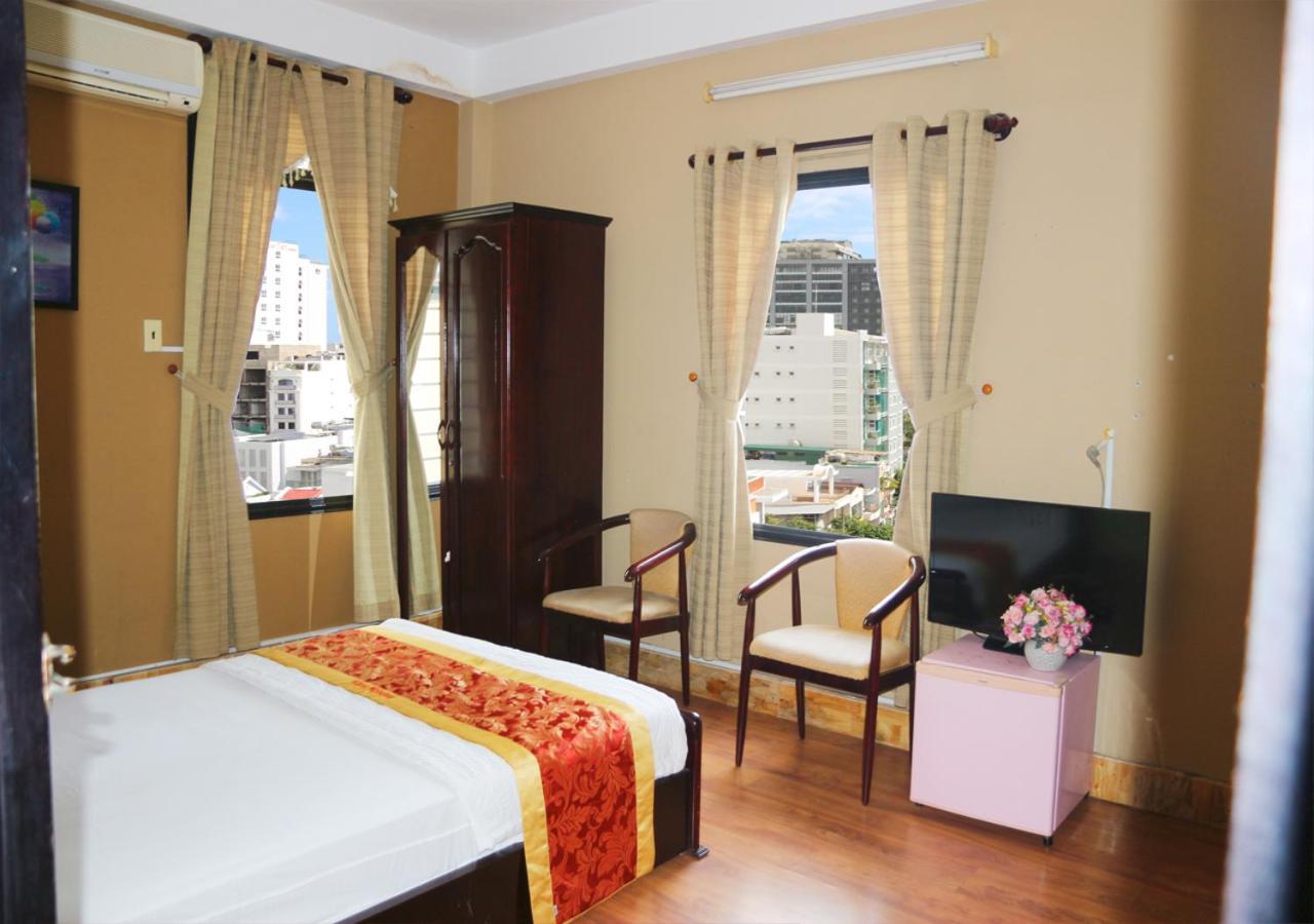 Ponys Hotel Nha Trang Exterior photo