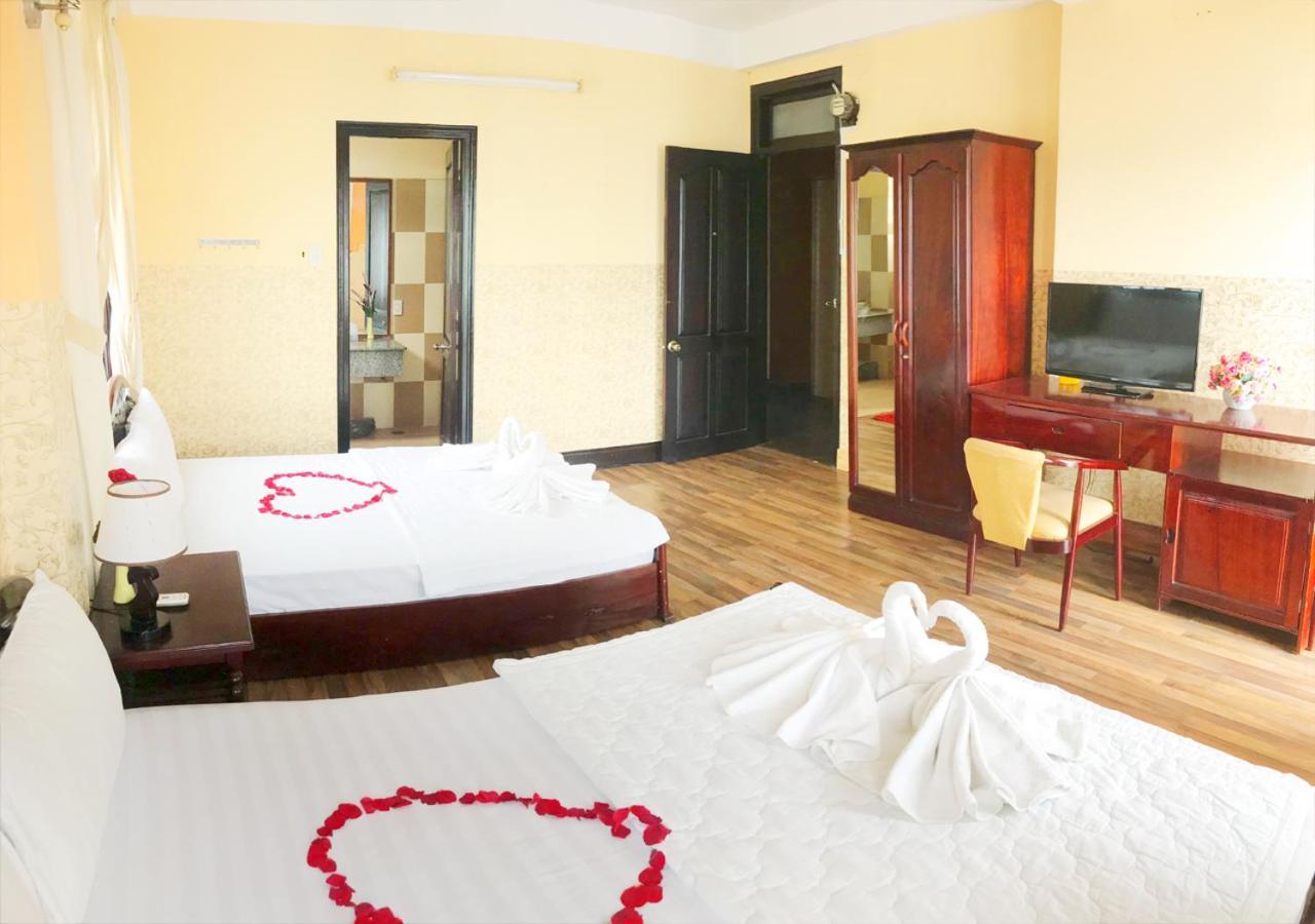 Ponys Hotel Nha Trang Exterior photo