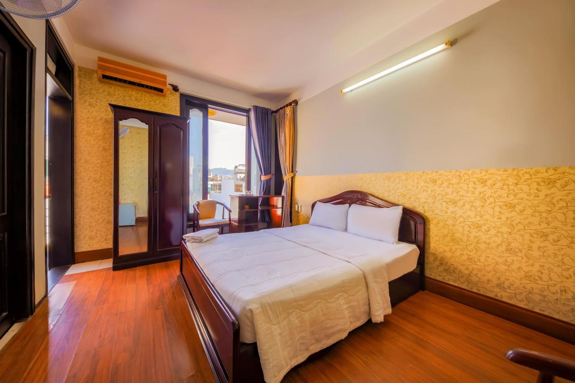 Ponys Hotel Nha Trang Exterior photo