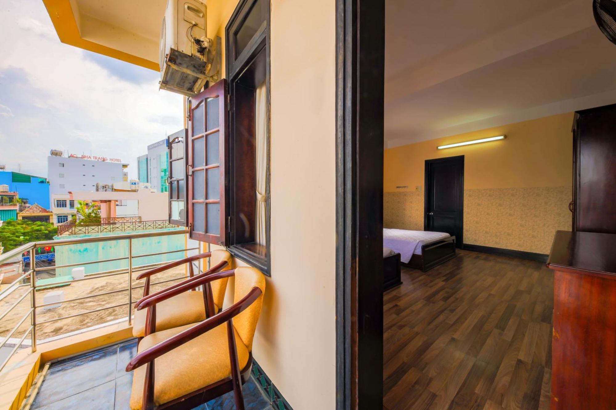 Ponys Hotel Nha Trang Exterior photo
