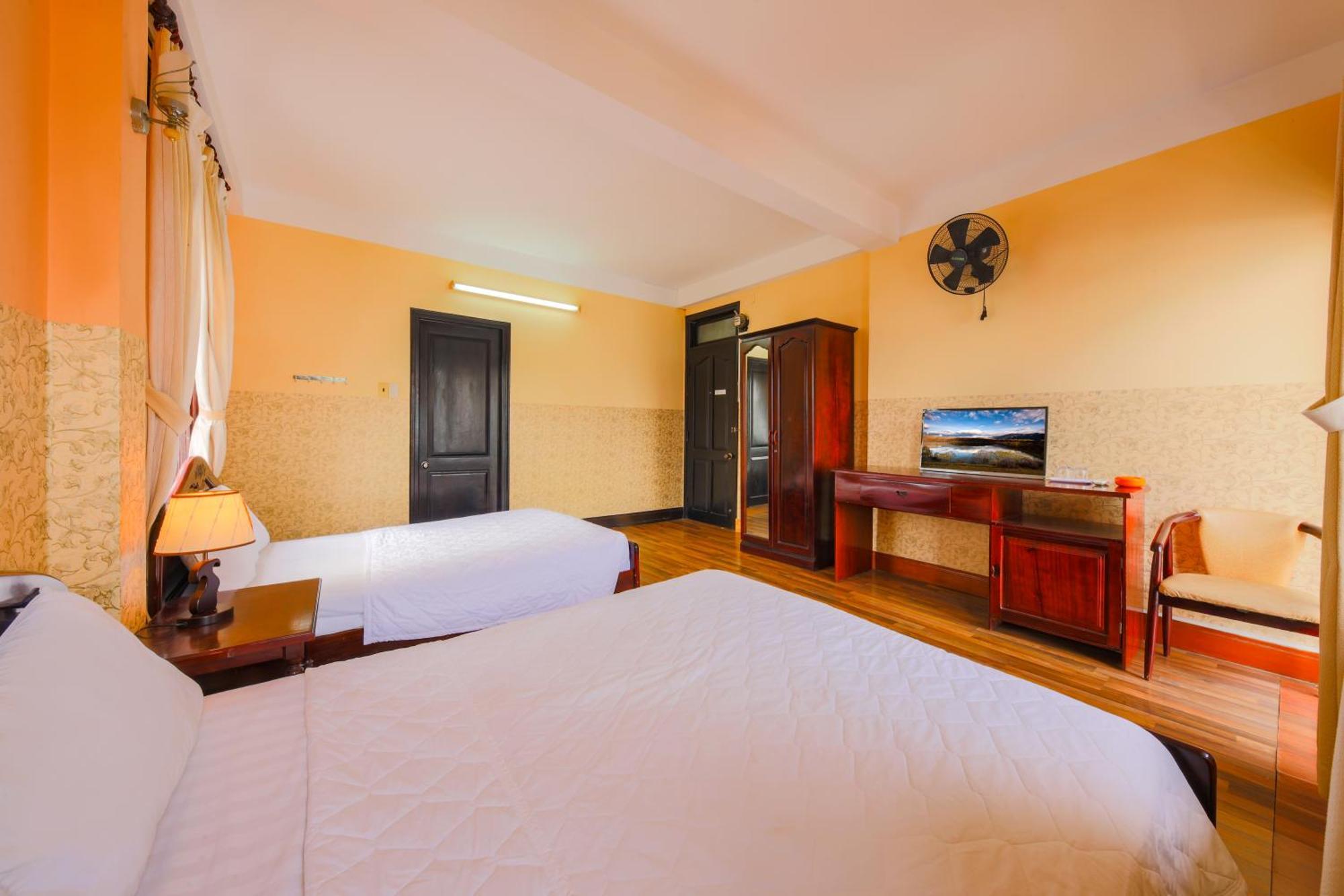 Ponys Hotel Nha Trang Exterior photo