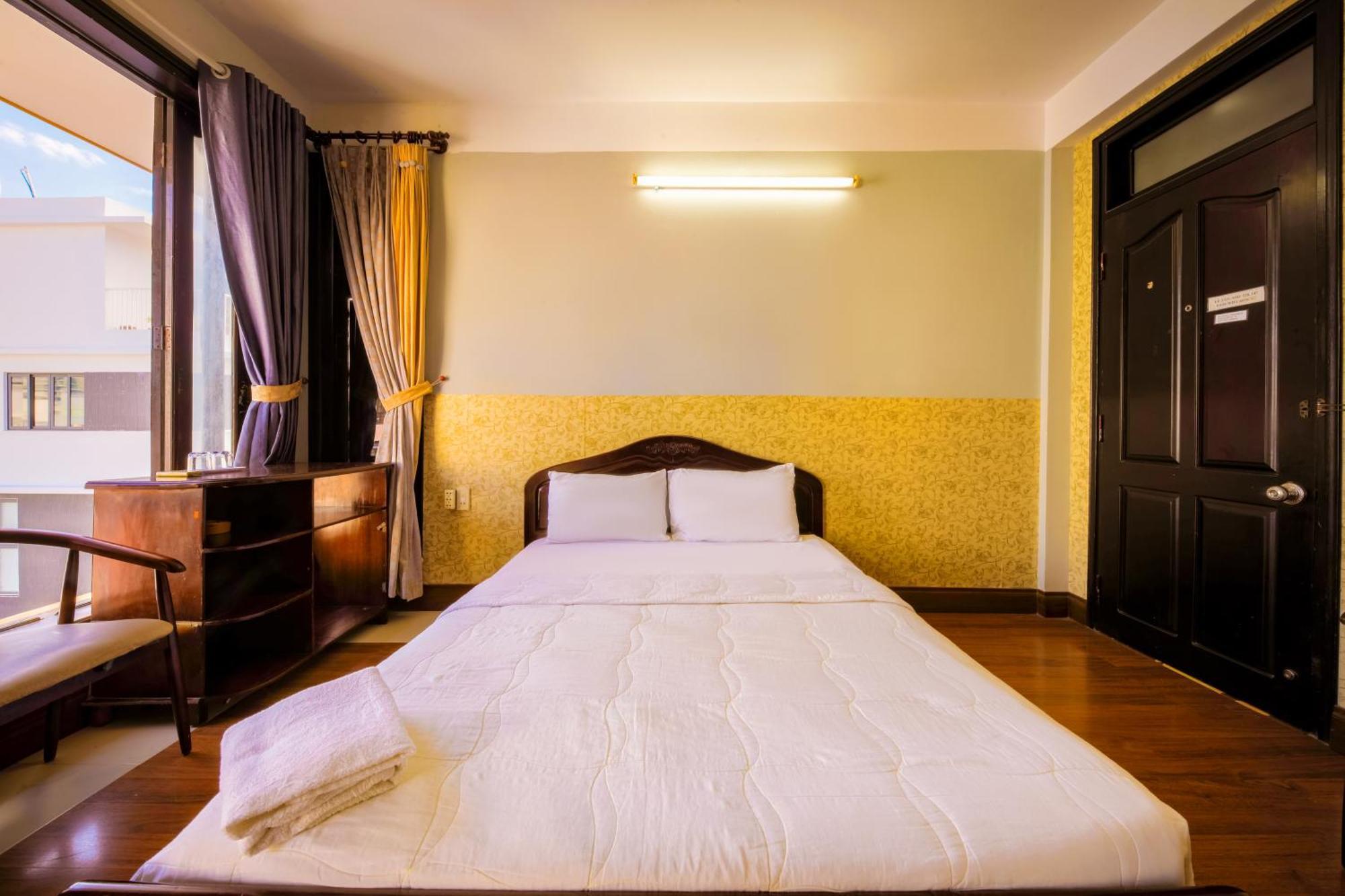 Ponys Hotel Nha Trang Exterior photo