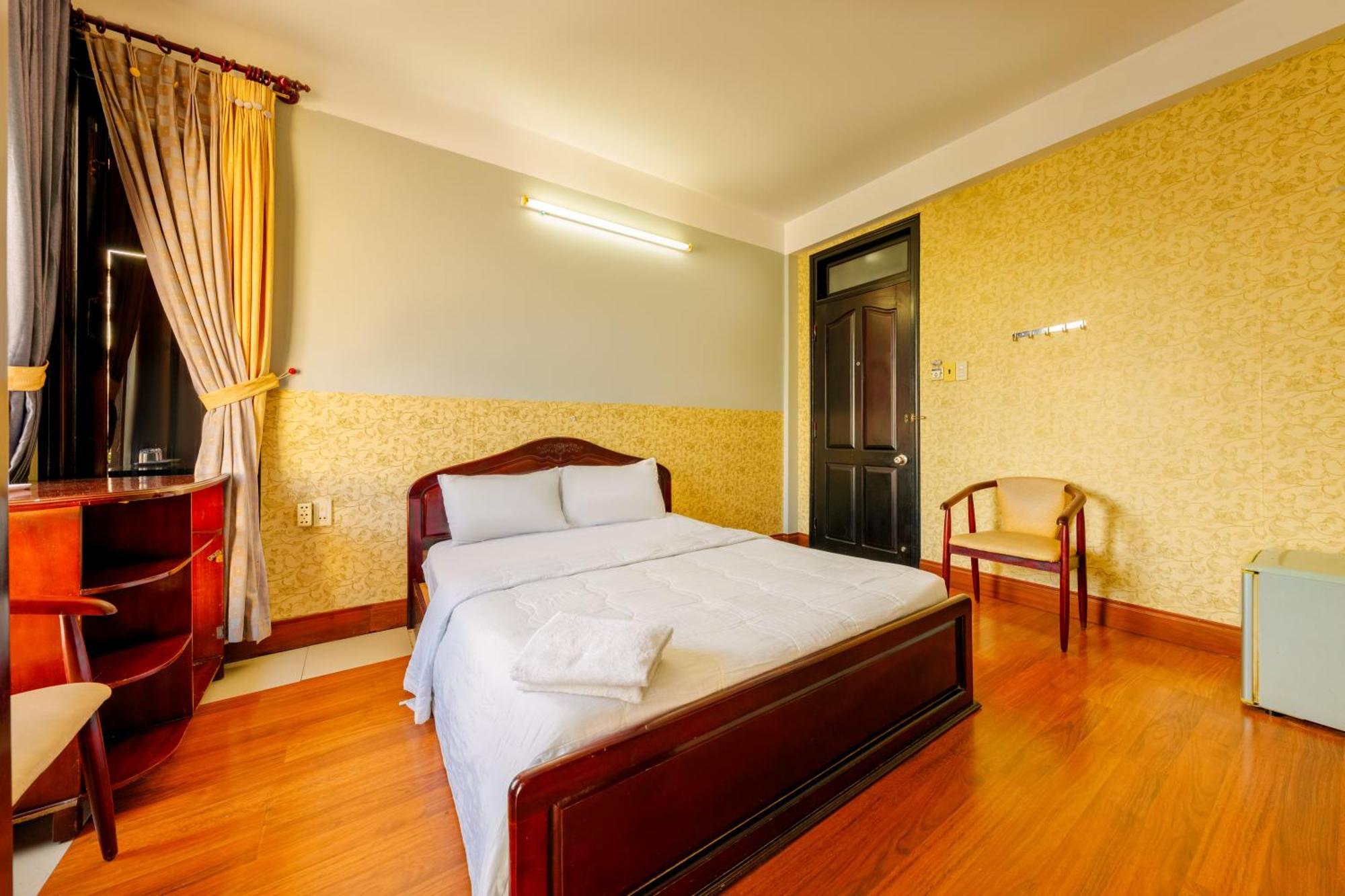 Ponys Hotel Nha Trang Exterior photo