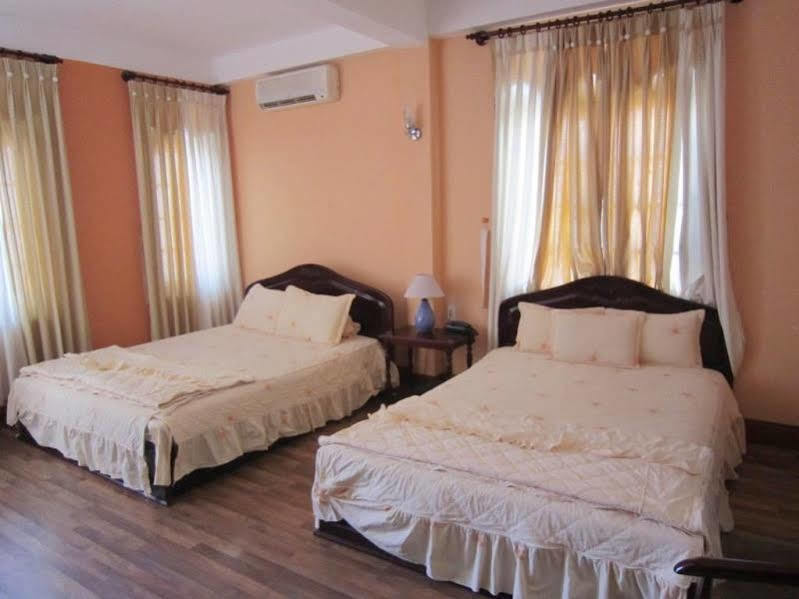 Ponys Hotel Nha Trang Exterior photo