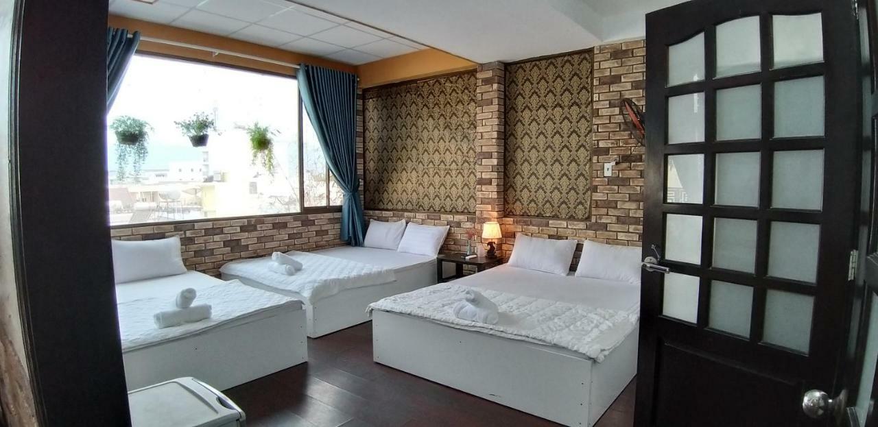 Ponys Hotel Nha Trang Exterior photo