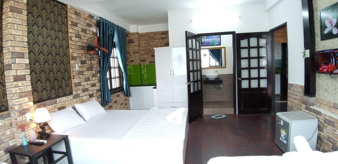 Ponys Hotel Nha Trang Exterior photo